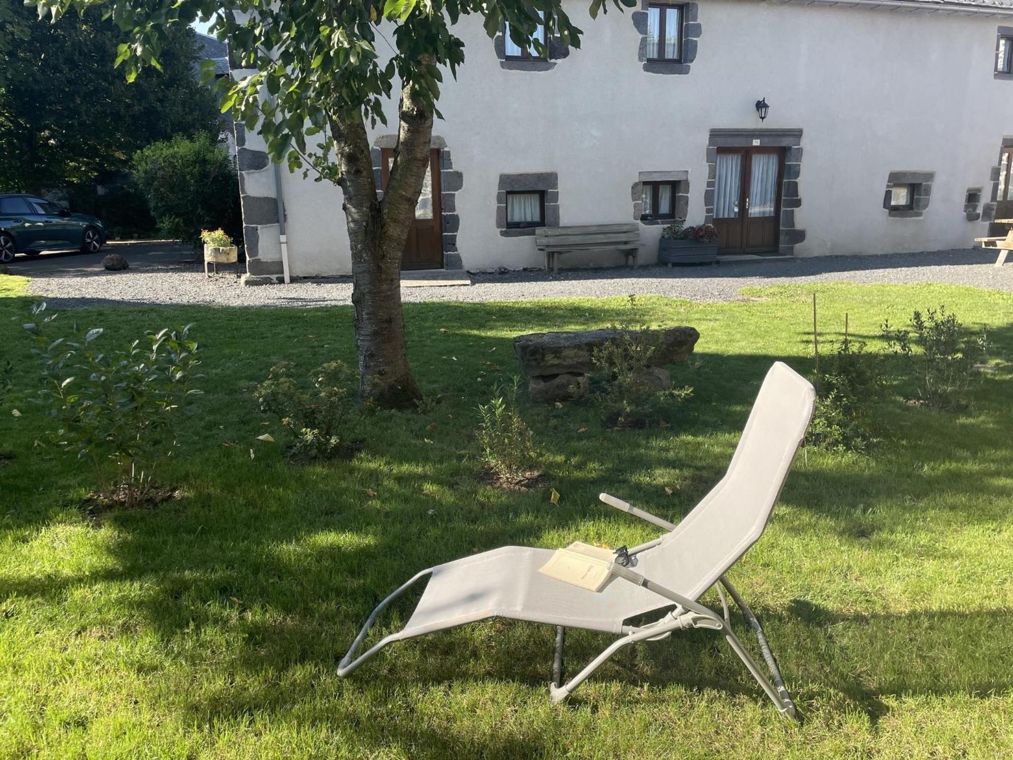 Gite Des Pierres De Barme Olby Buitenkant foto